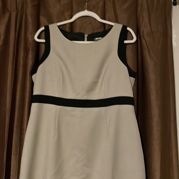 Black Label by Evan Picone Dress and Blazer (khaki) - Picture 4 of 4